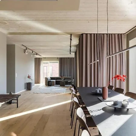 Apartment Plum Guide - The Gantzel Studio
